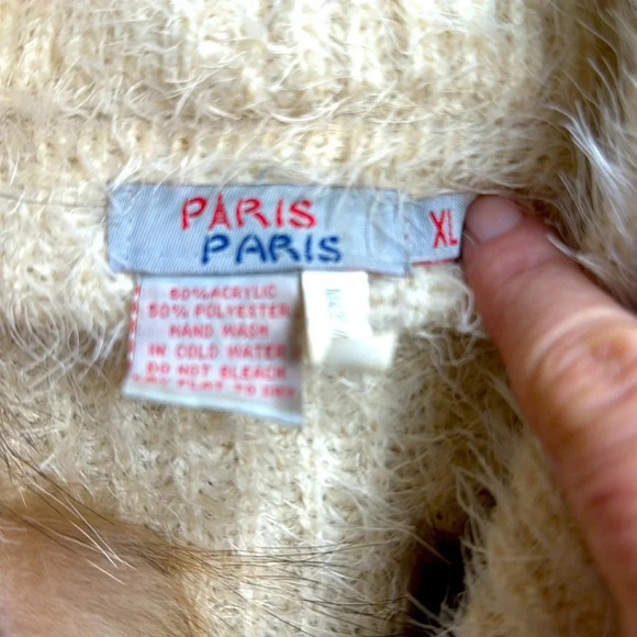 Unique Sweater by Paris Paris. Trimmed with feathers and Size XL statement piece - Picture 12 of 12
